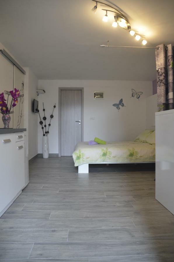 Apartments Lilly - Studio Рієка Екстер'єр фото
